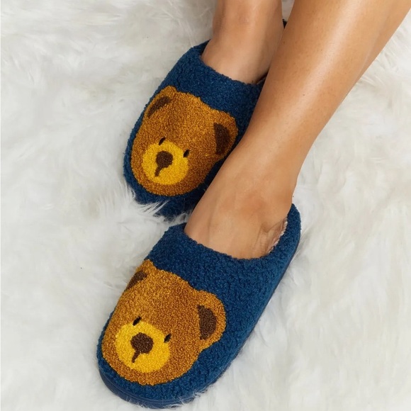 Cozy Teddy Bear Print Plush Slide Slippers - Picture 5 of 14
